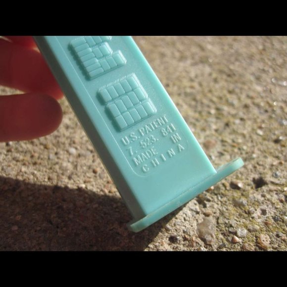 Penguin PEZ Candy Dispenser Light Blue Toboggin Hat Preowned Dirty Collectible - Picture 5 of 10